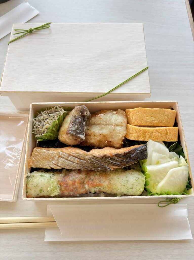 あらかわ遊園近くで購入した高級弁当ののり弁