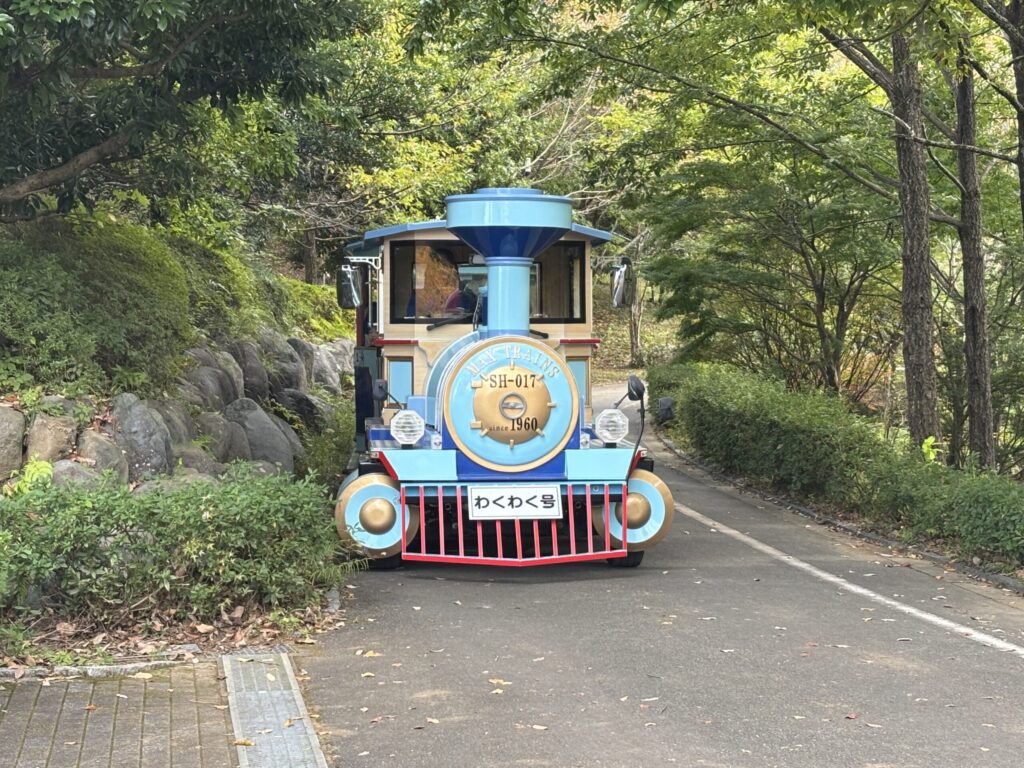 こどもの森わんぱくらんど内を走る汽車わくわく号