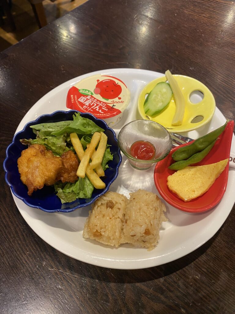 ワールドポーターズのレストランでお子様ランチ